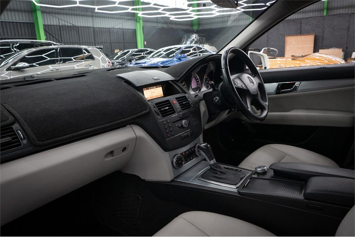 2010 Mercedes-Benz 200 CGI W204 MY10