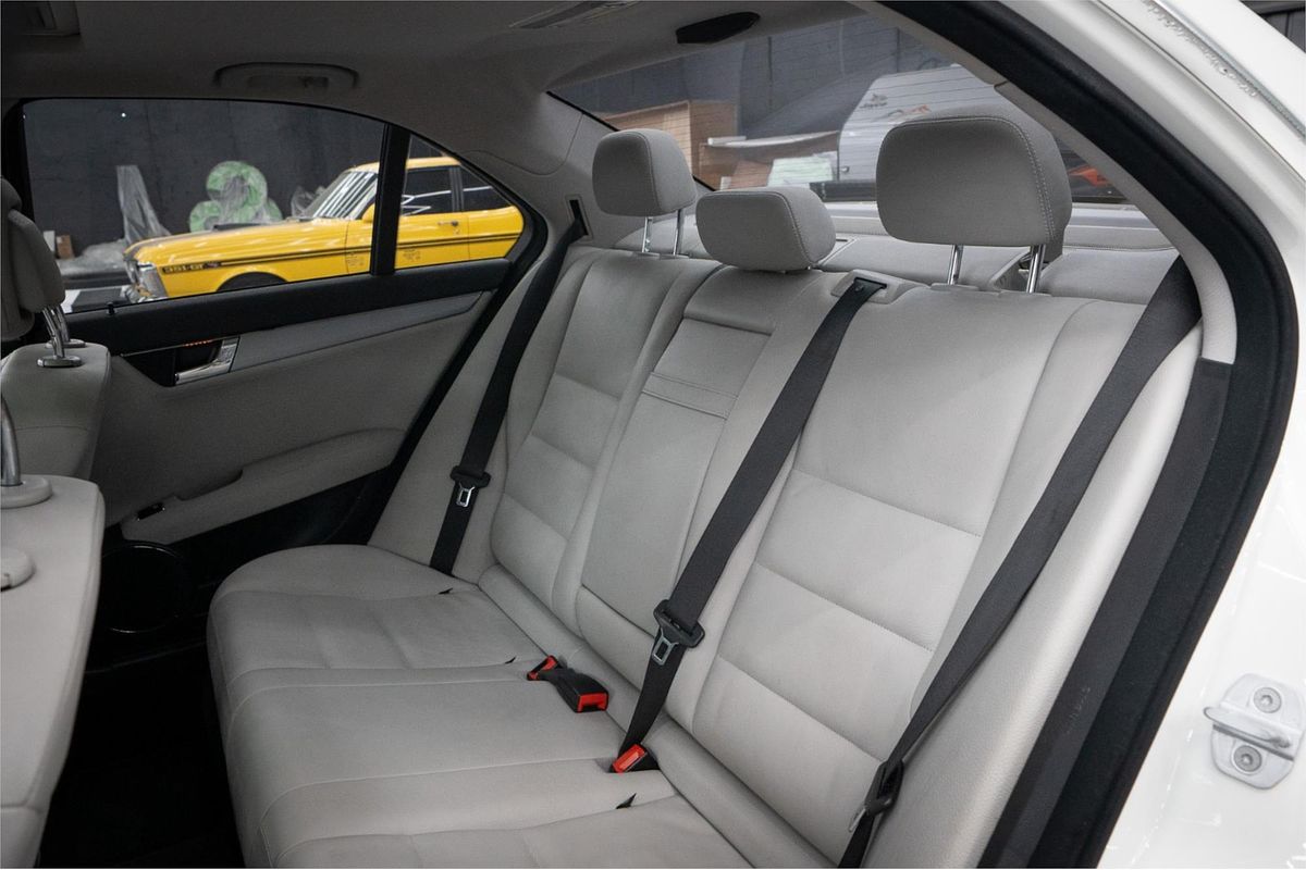 2010 Mercedes-Benz 200 CGI W204 MY10