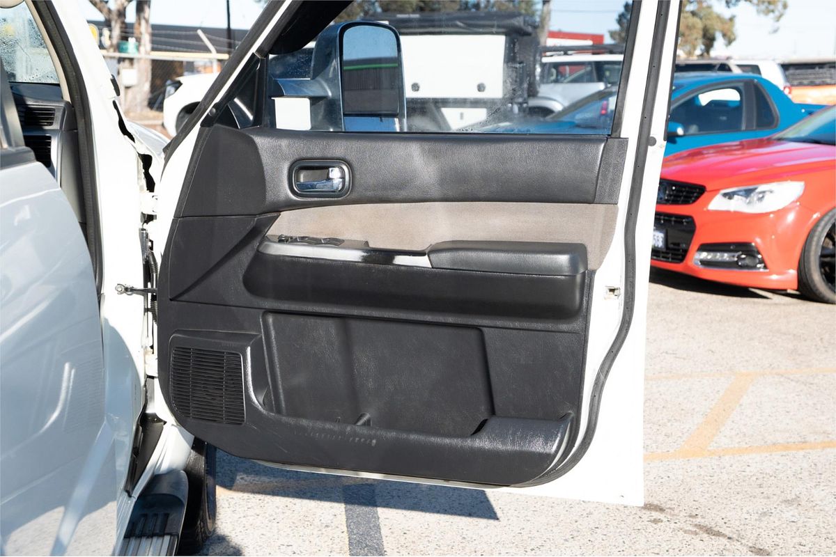 2012 Nissan Patrol ST GU VIII
