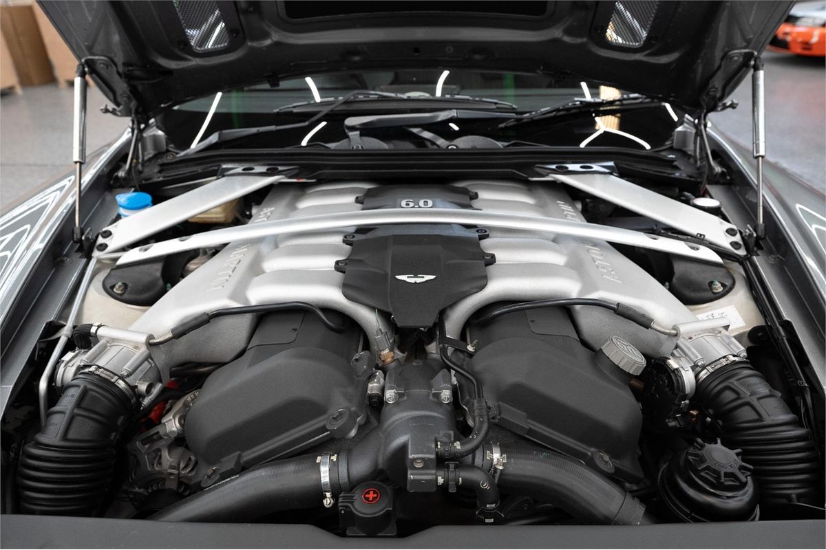 2005 Aston Martin DB9