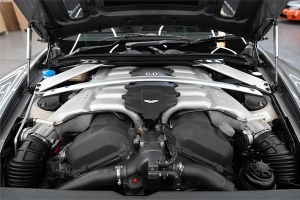 2005 Aston Martin DB9