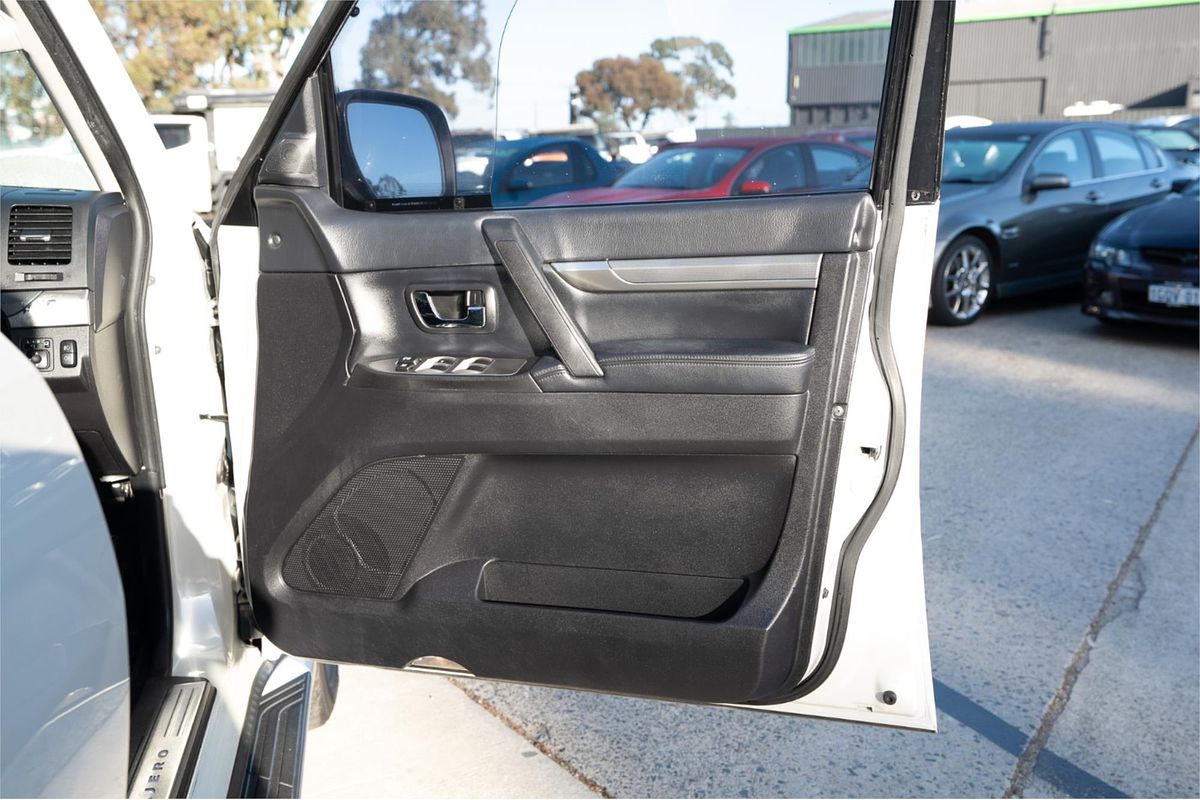 2009 Mitsubishi Pajero VR-X NT