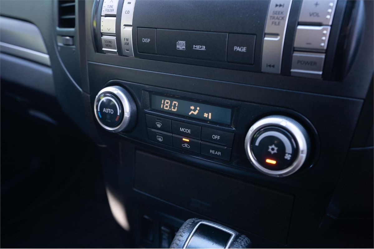 2009 Mitsubishi Pajero VR-X NT