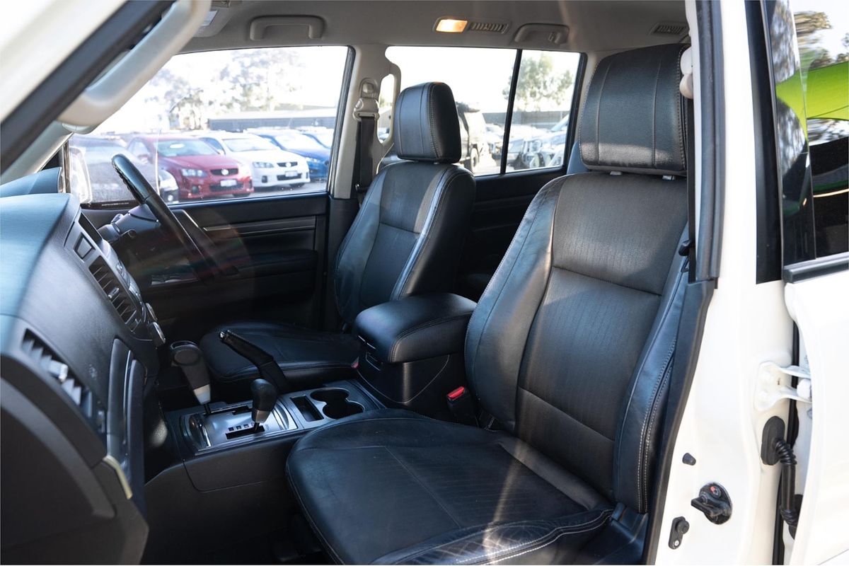 2009 Mitsubishi Pajero VR-X NT