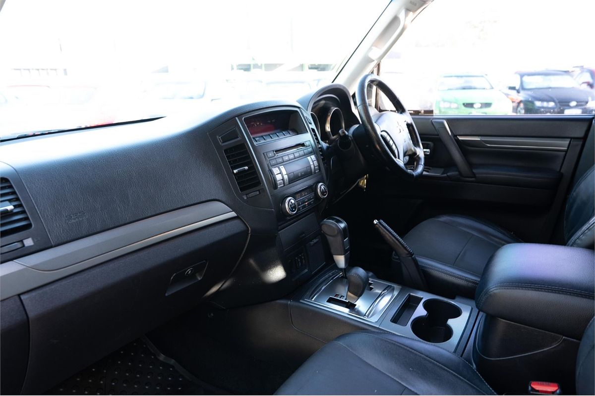 2009 Mitsubishi Pajero VR-X NT