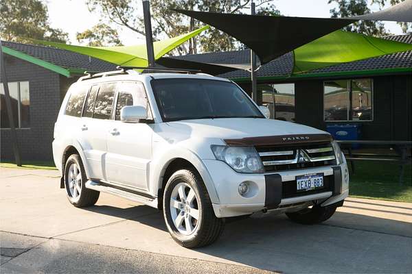 2009 Mitsubishi Pajero VR-X NT