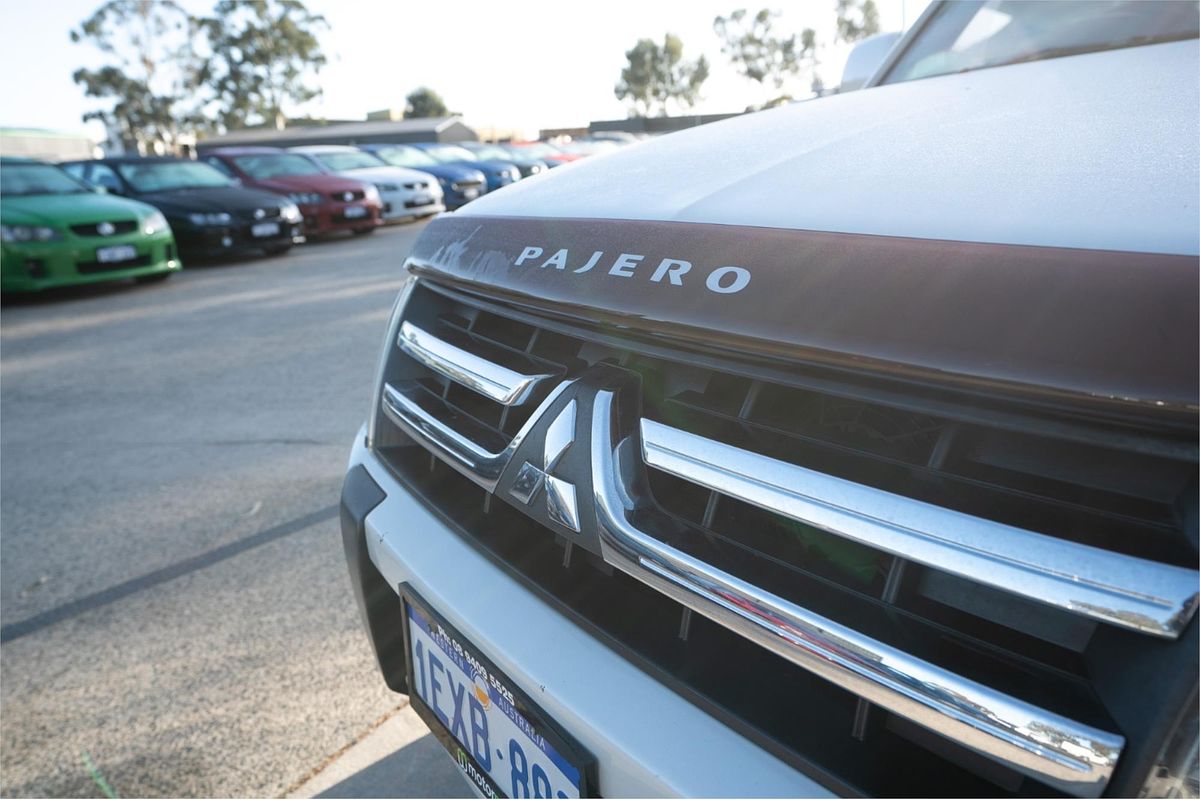 2009 Mitsubishi Pajero VR-X NT