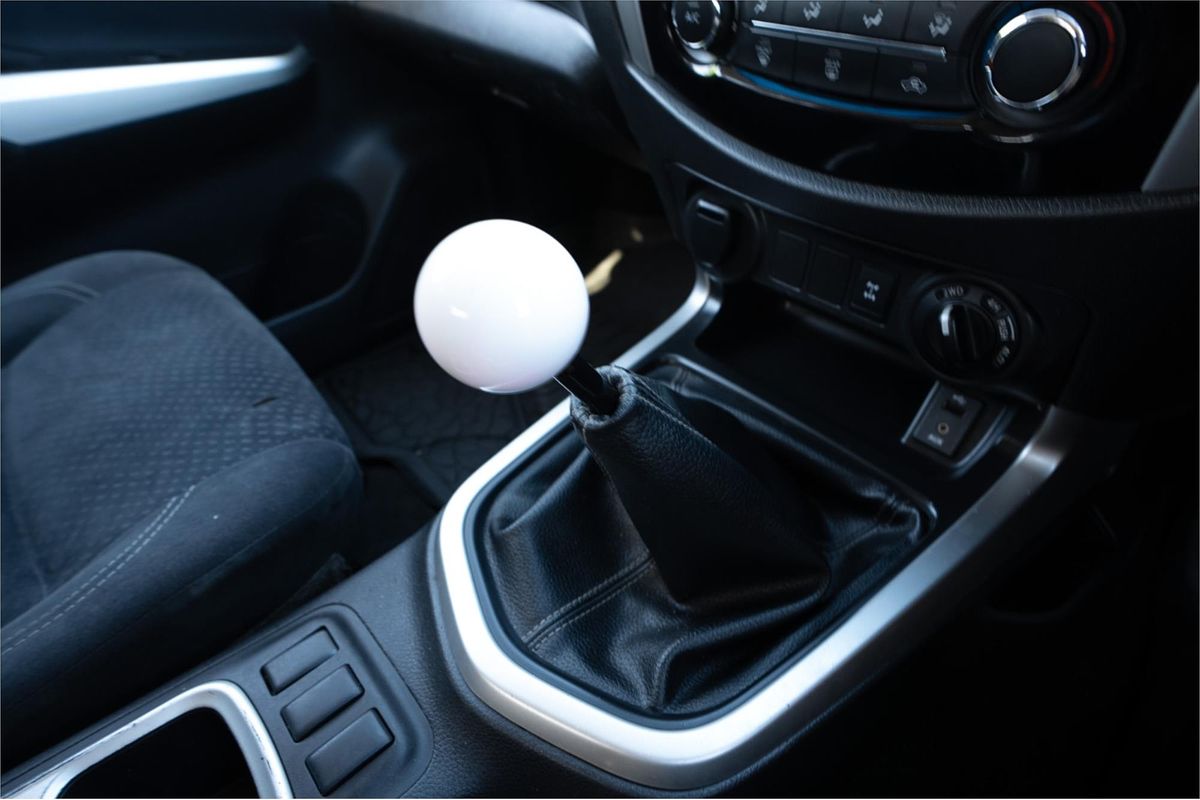 2015 Nissan Navara ST D23 4X4