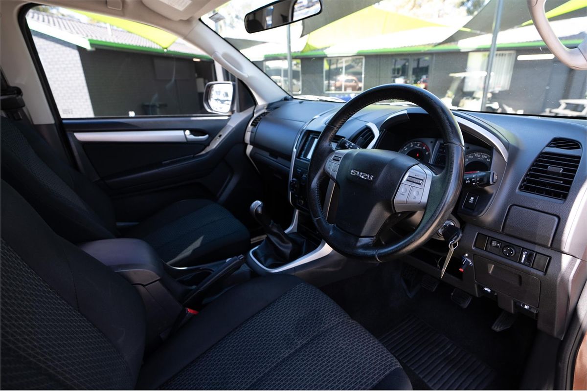 2014 Isuzu MU-X LS-M