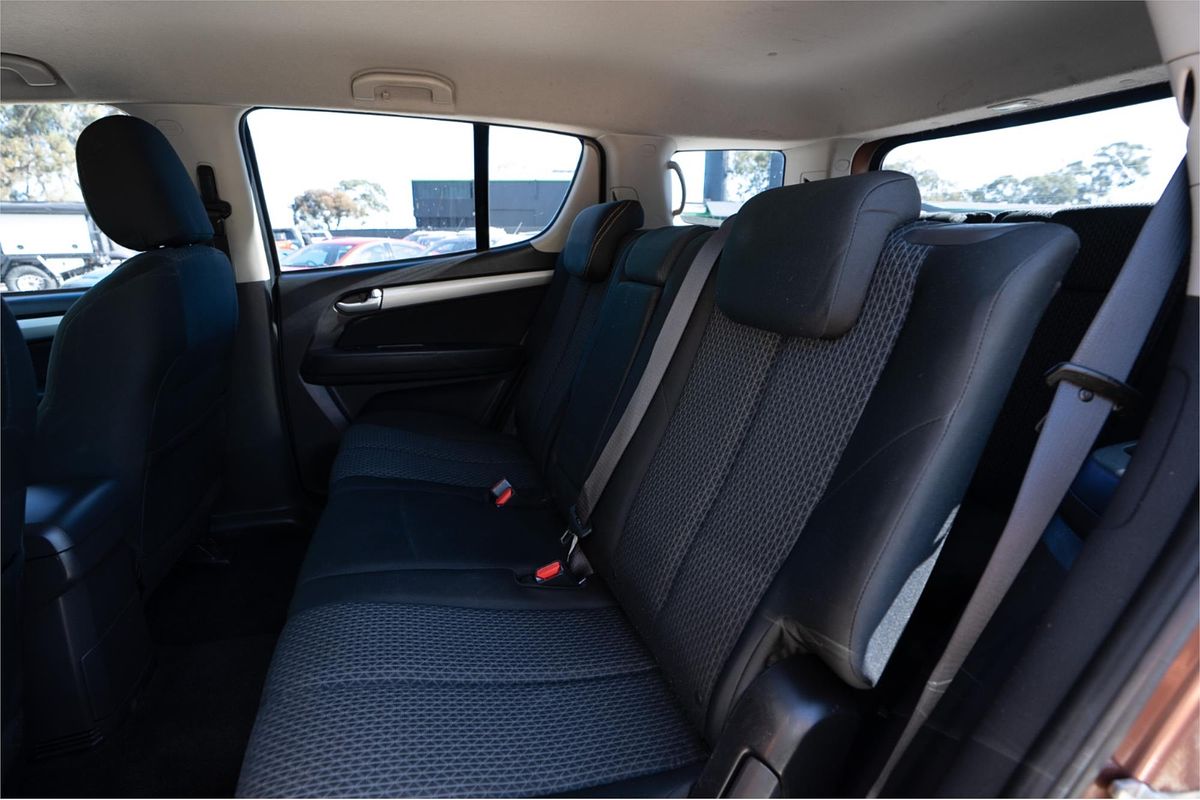 2014 Isuzu MU-X LS-M