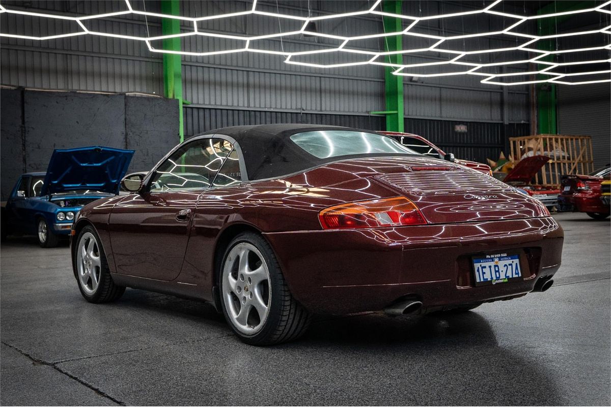 1998 Porsche 911 CARRERA