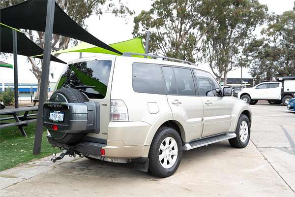 2011 Mitsubishi Pajero Platinum NT
