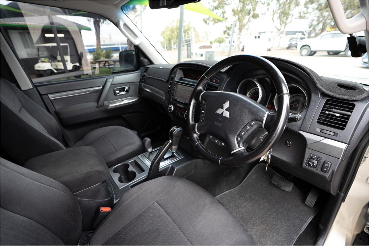 2011 Mitsubishi Pajero Platinum NT