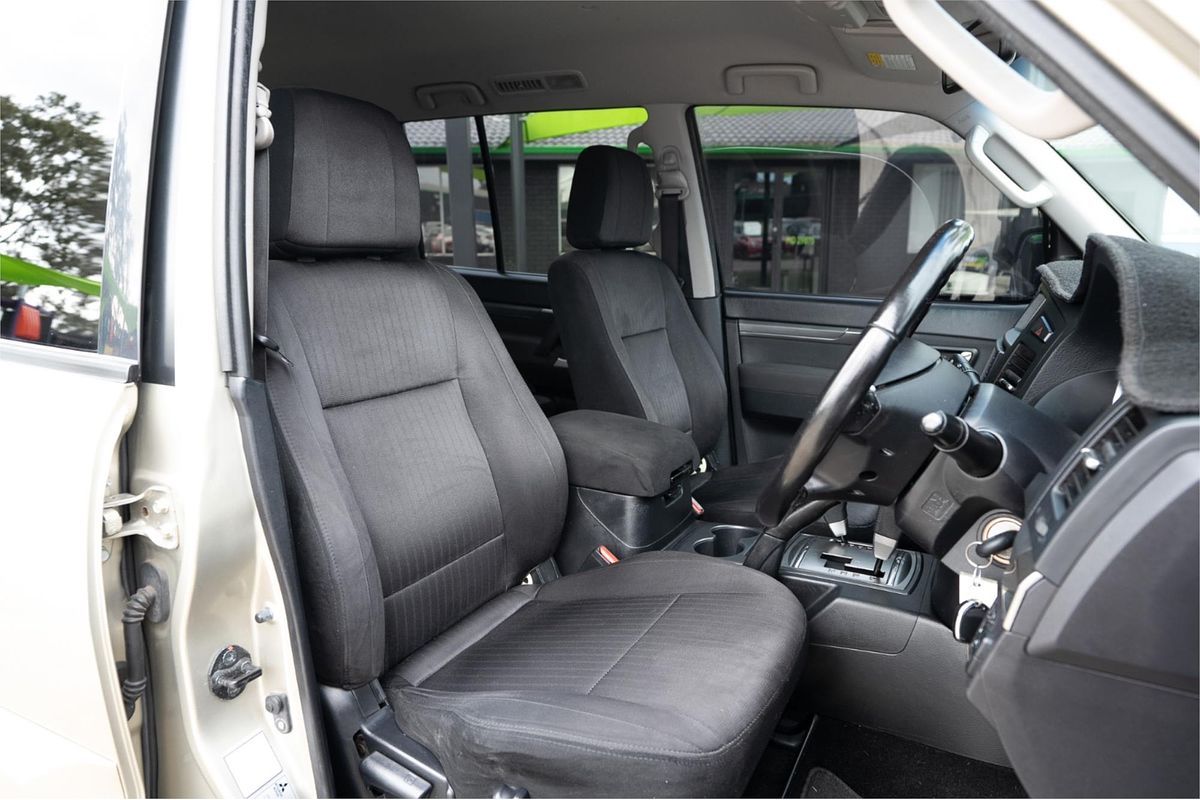 2011 Mitsubishi Pajero Platinum NT