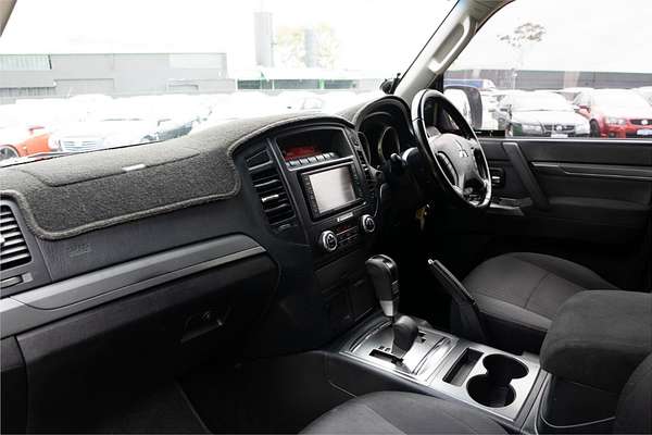 2011 Mitsubishi Pajero Platinum NT