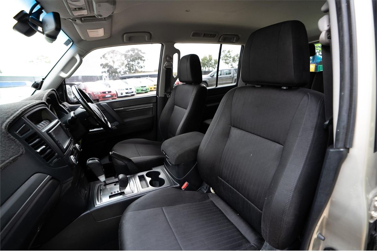 2011 Mitsubishi Pajero Platinum NT