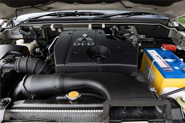 2011 Mitsubishi Pajero Platinum NT