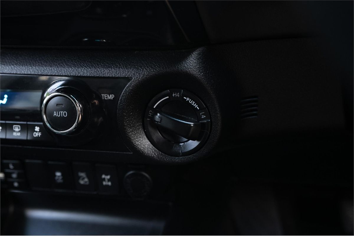 2018 Toyota Hilux Rugged X GUN126R 4X4