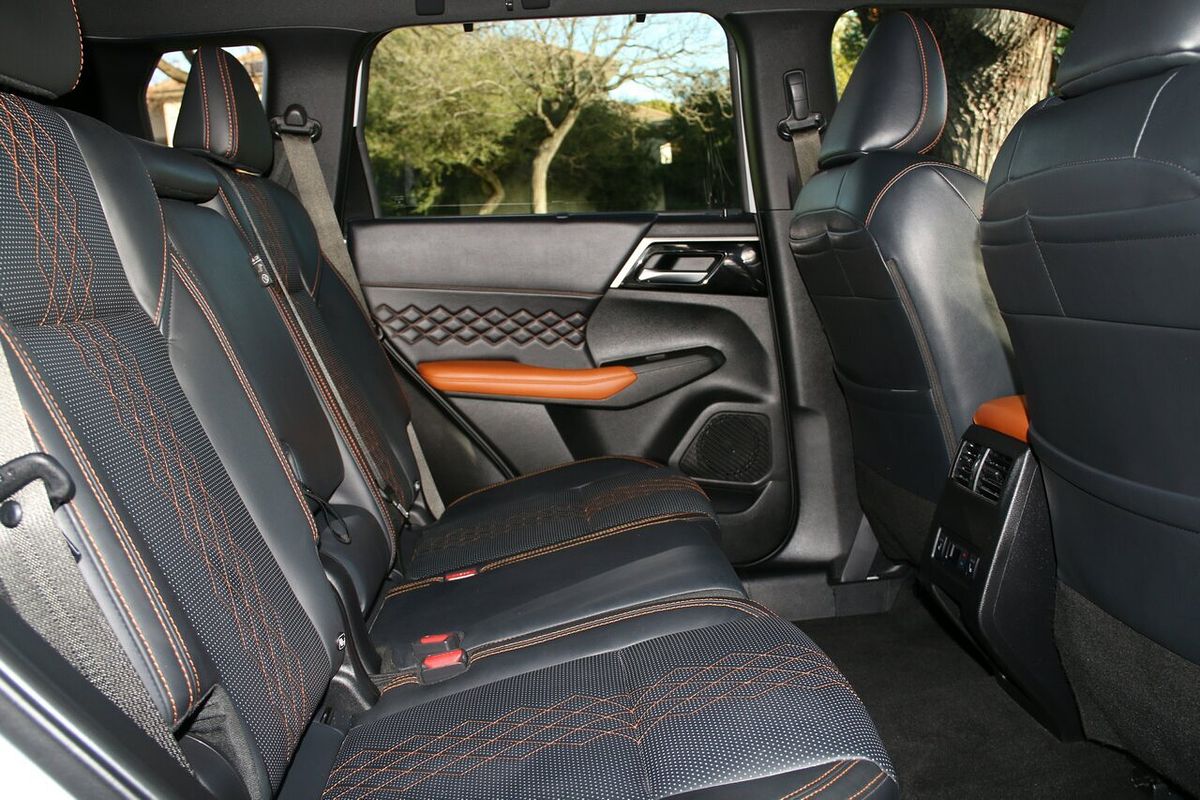 2022 Mitsubishi Outlander Exceed Tourer ZM