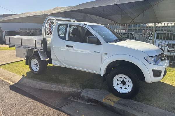 2014 Mitsubishi Triton GLX MN 4X4
