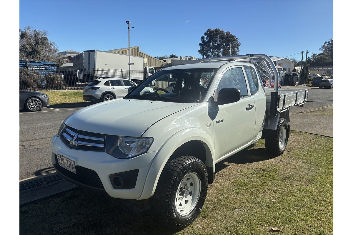 2014 Mitsubishi Triton GLX MN 4X4