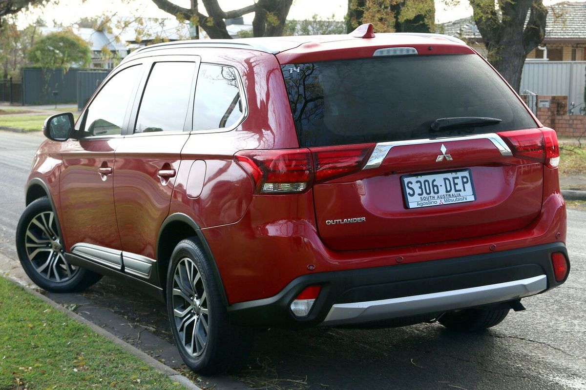 2017 Mitsubishi Outlander LS Safety Pack ZK