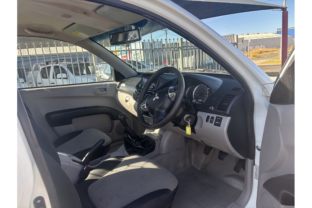 2014 Mitsubishi Triton GLX MN 4X4