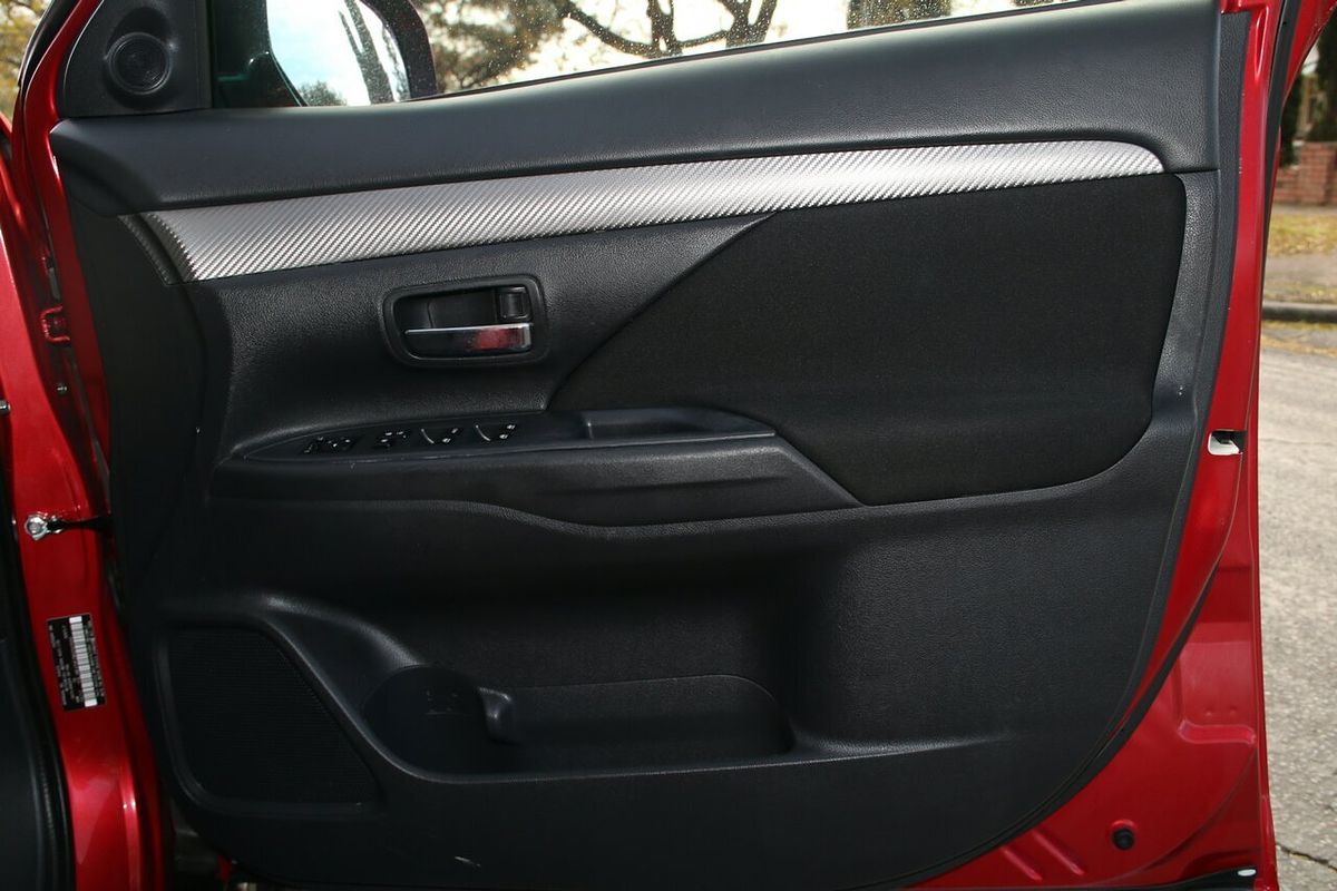2017 Mitsubishi Outlander LS Safety Pack ZK