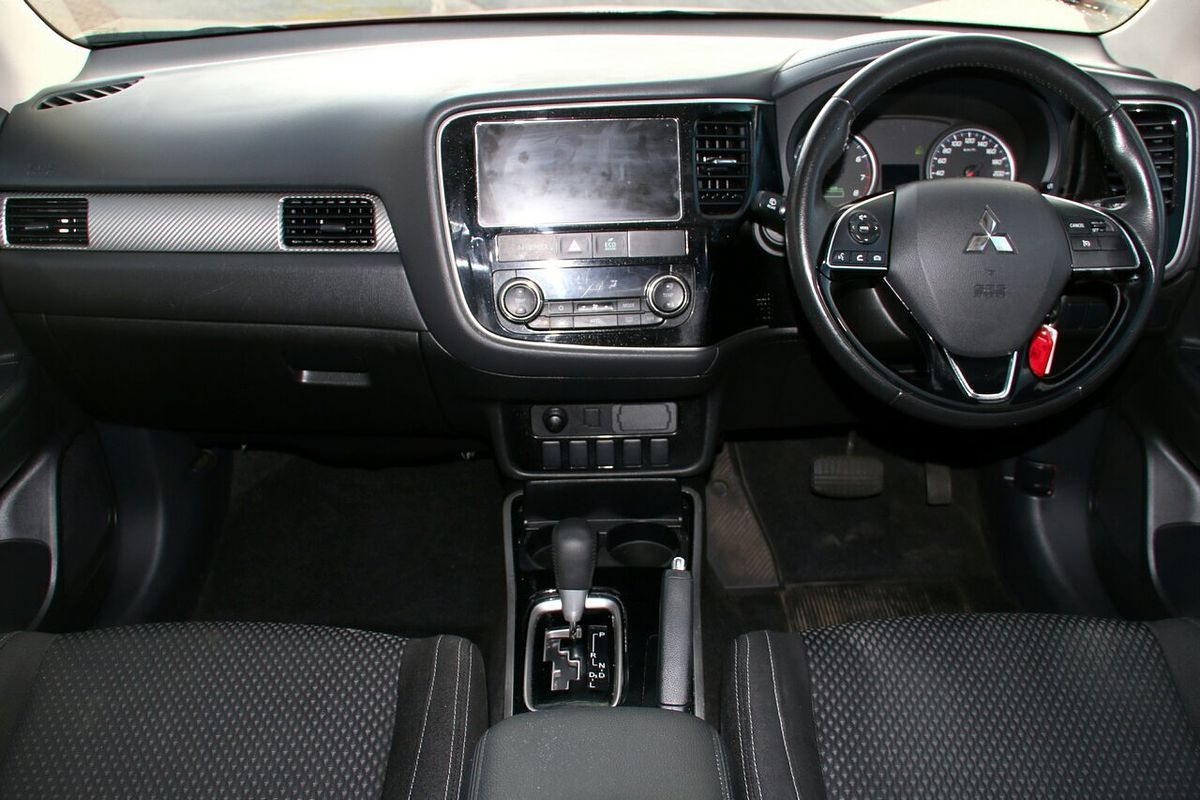 2017 Mitsubishi Outlander LS Safety Pack ZK