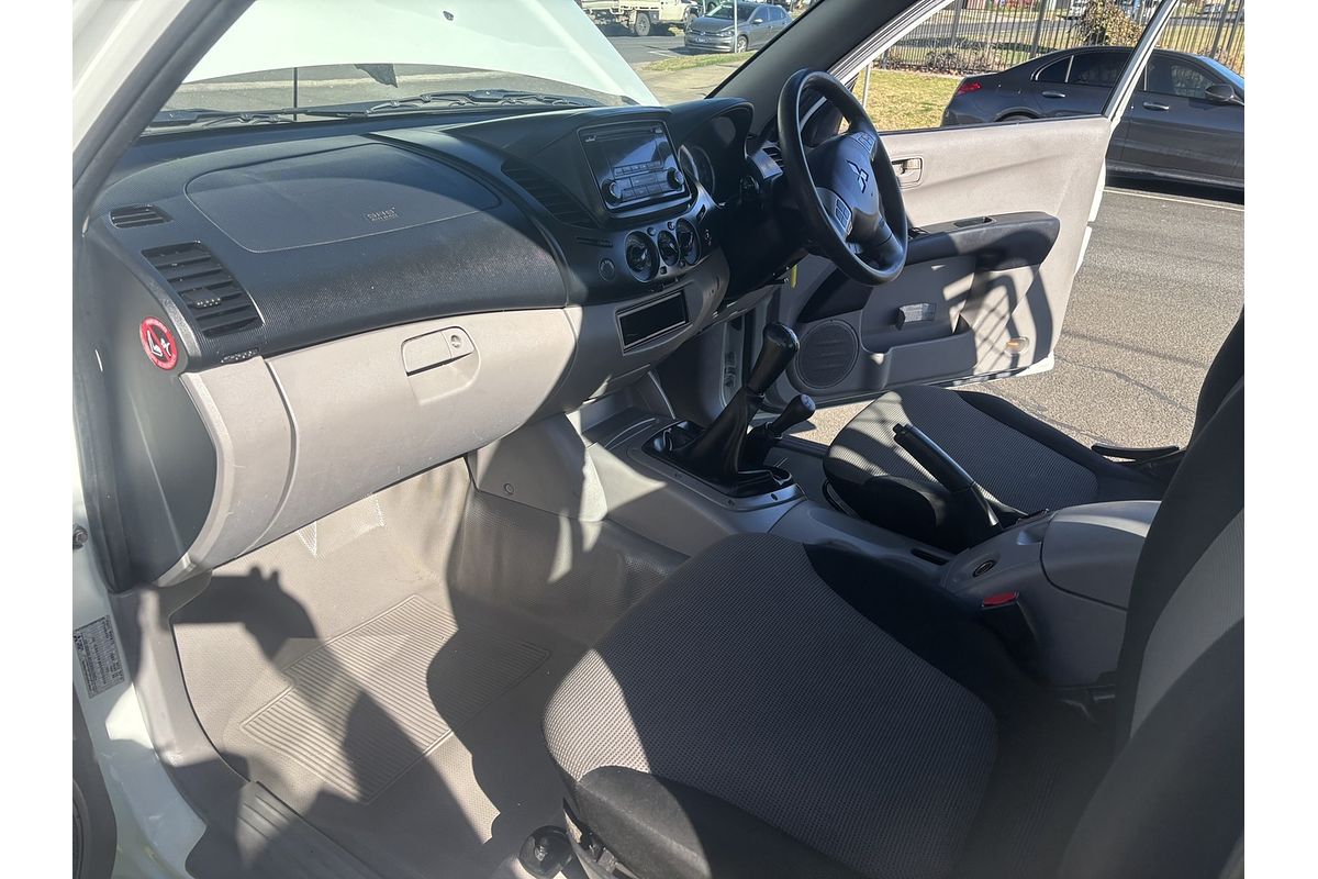 2014 Mitsubishi Triton GLX MN 4X4