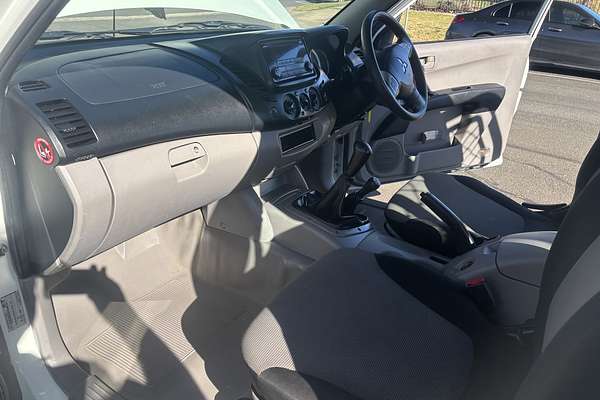 2014 Mitsubishi Triton GLX MN 4X4