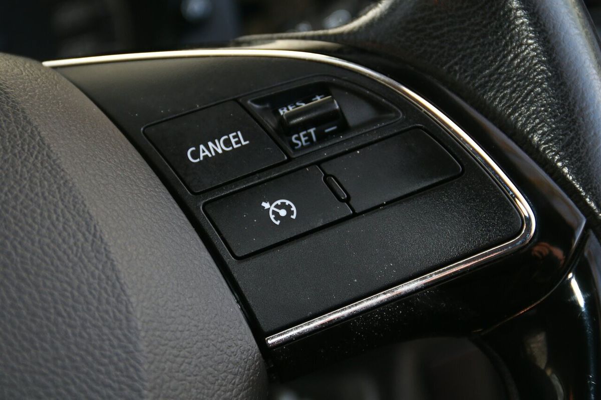 2017 Mitsubishi Outlander LS Safety Pack ZK