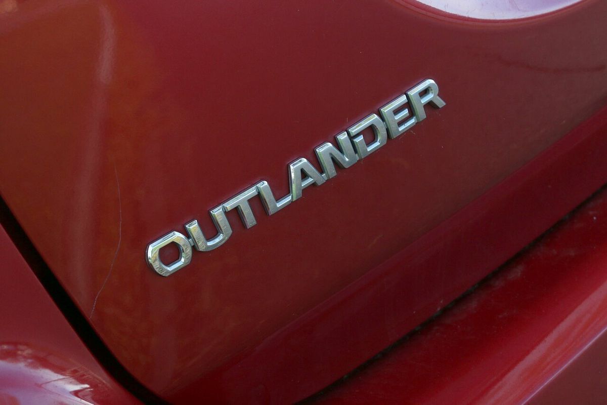 2017 Mitsubishi Outlander LS Safety Pack ZK