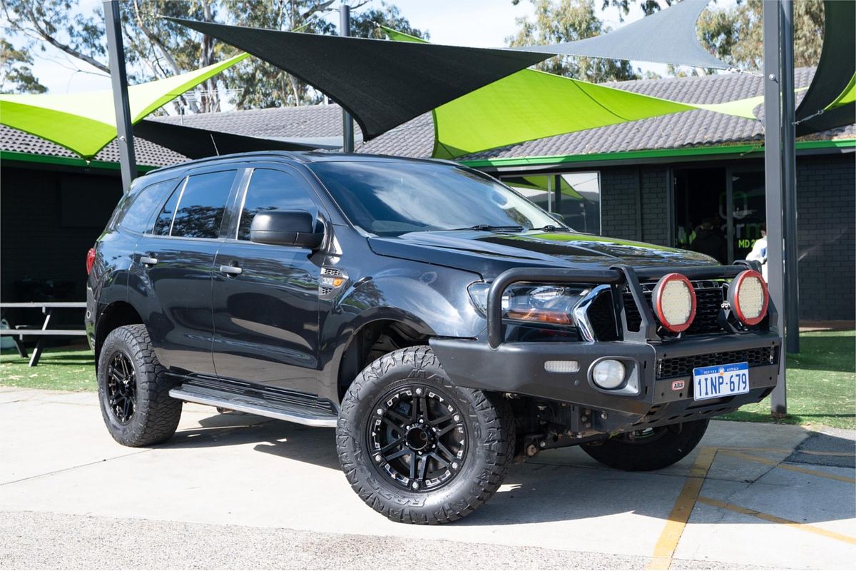 2016 Ford Everest Ambiente UA