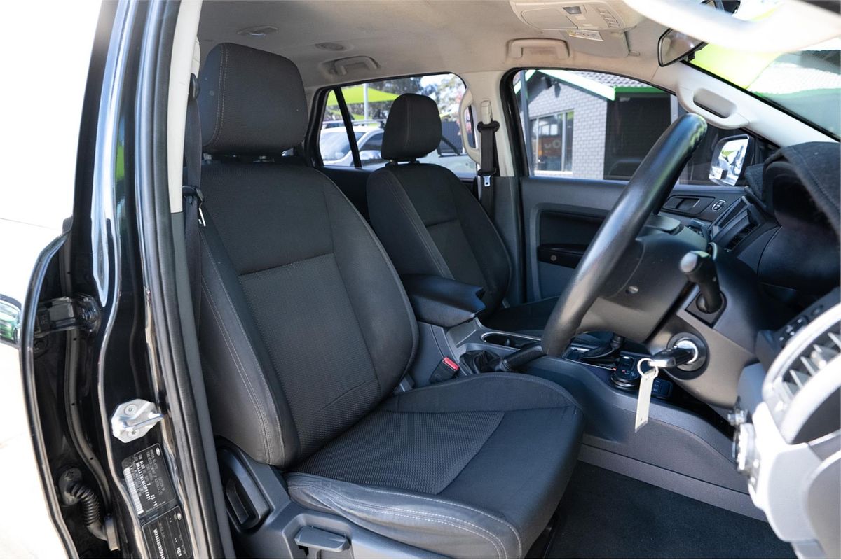 2016 Ford Everest Ambiente UA