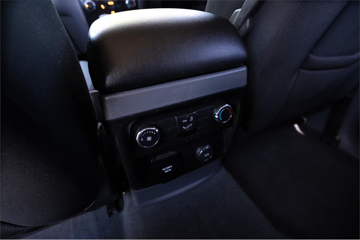 2016 Ford Everest Ambiente UA