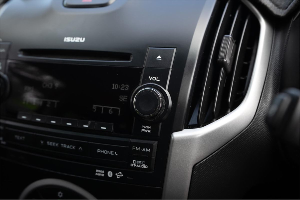 2014 Isuzu MU-X LS-U