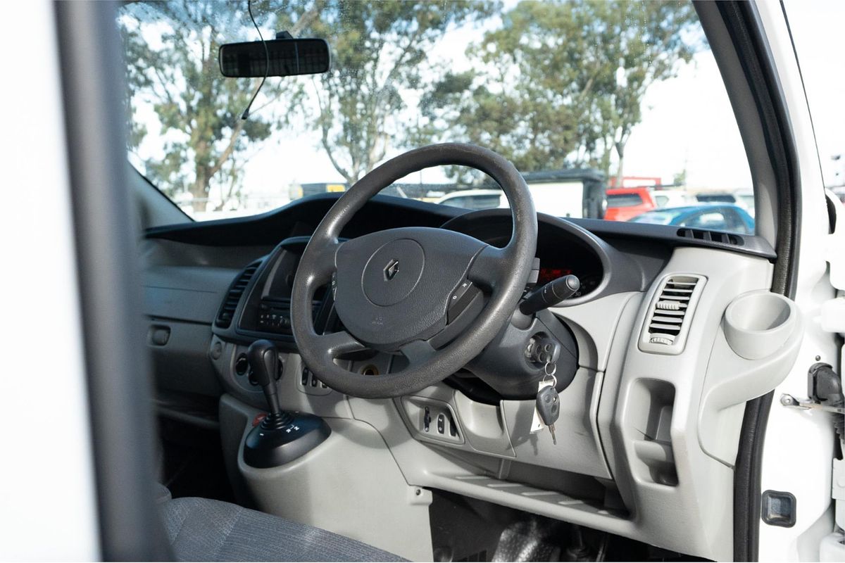 2015 Renault Trafic 2.0 dCi LWB L2H1 MY11