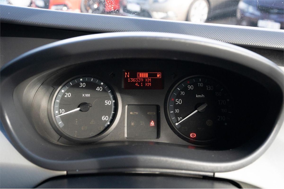 2015 Renault Trafic 2.0 dCi LWB L2H1 MY11