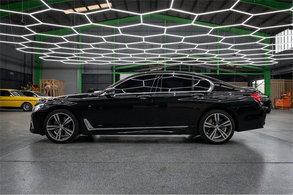 2019 BMW 7 40i M SPORT G11