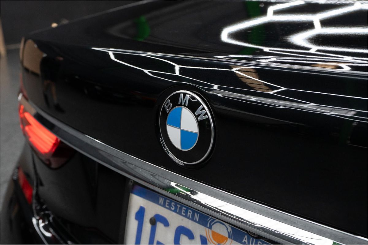 2019 BMW 7 40i M SPORT G11