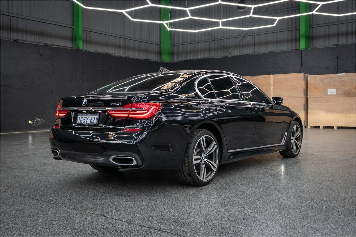 2019 BMW 7 40i M SPORT G11