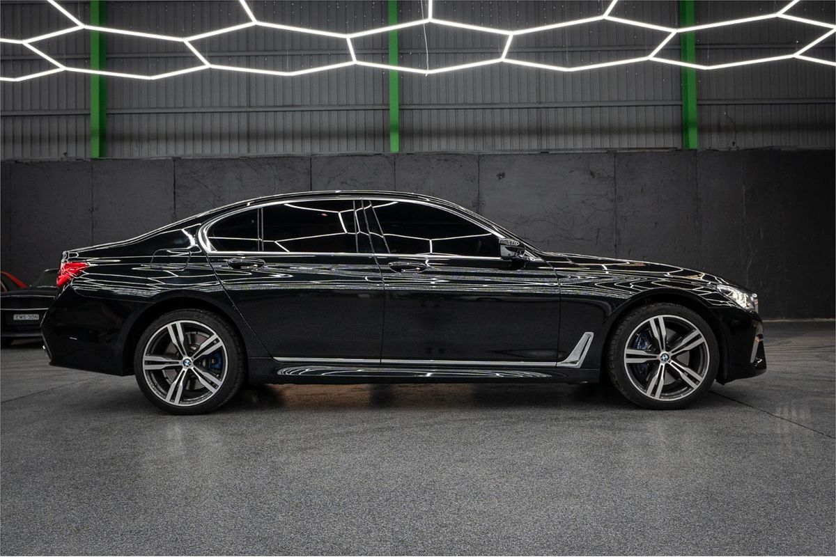 2019 BMW 7 40i M SPORT G11