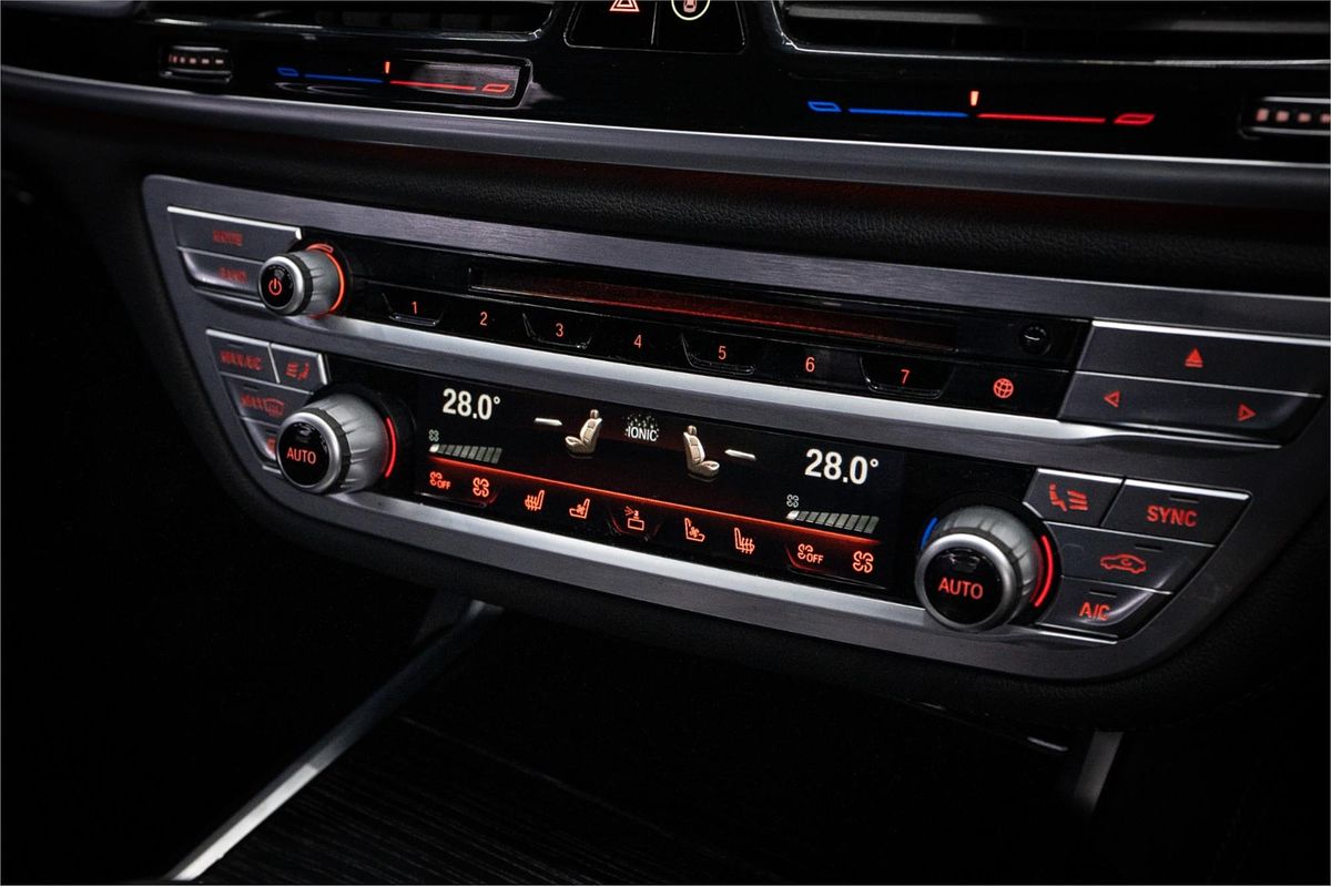 2019 BMW 7 40i M SPORT G11
