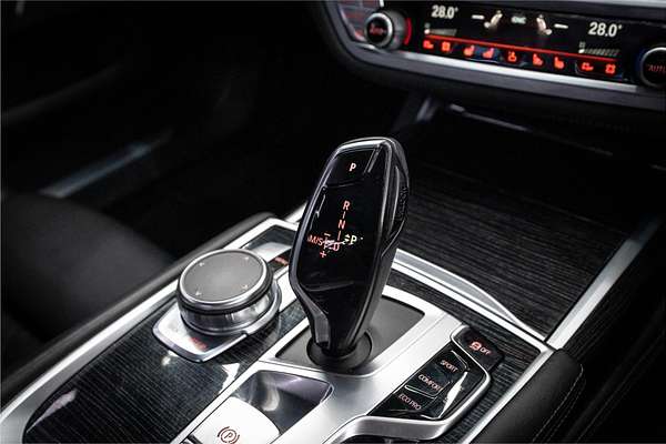 2019 BMW 7 40i M SPORT G11