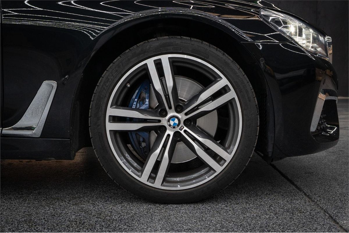 2019 BMW 7 40i M SPORT G11