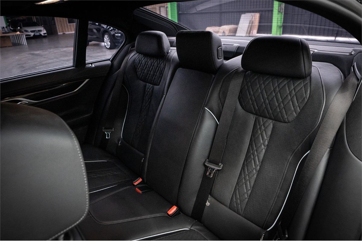 2019 BMW 7 40i M SPORT G11
