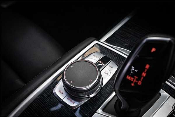 2019 BMW 7 40i M SPORT G11
