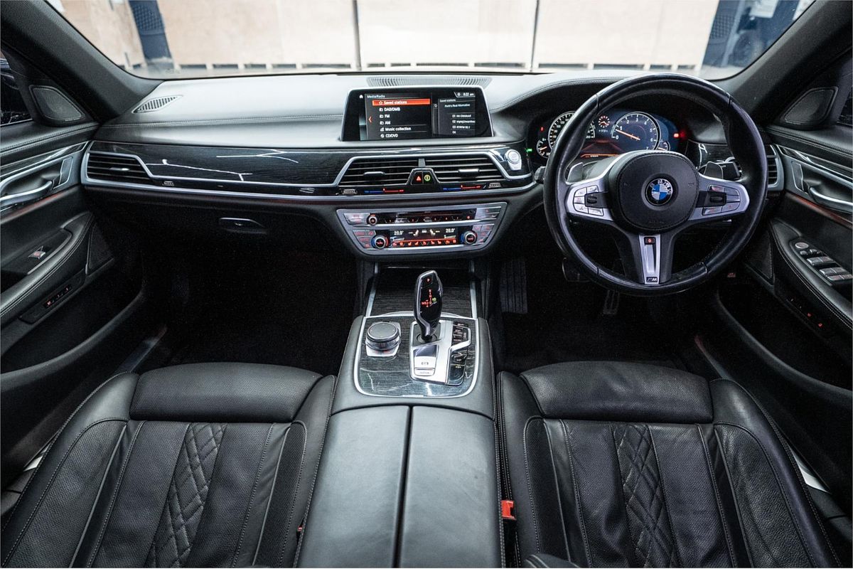 2019 BMW 7 40i M SPORT G11