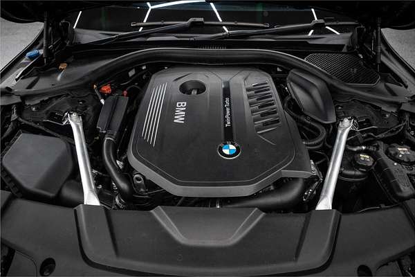 2019 BMW 7 40i M SPORT G11